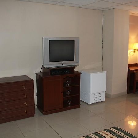 Hotel La Torre Гуаякуил Екстериор снимка