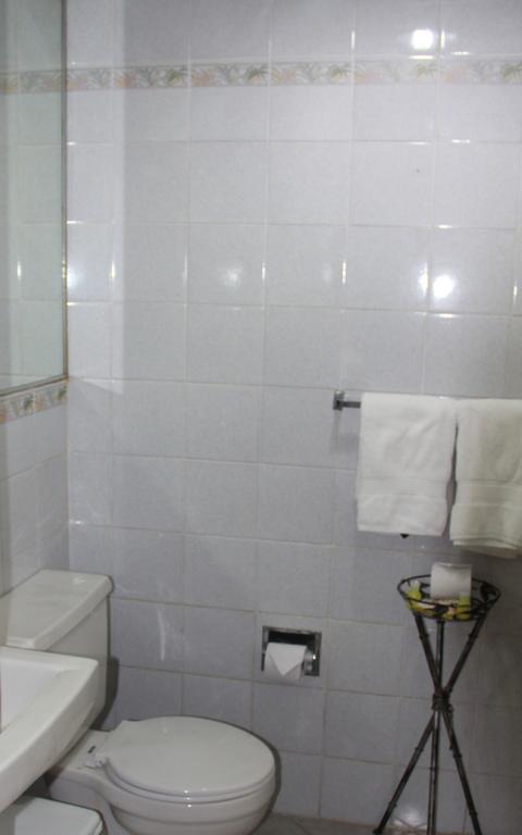 Hotel La Torre Гуаякуил Екстериор снимка