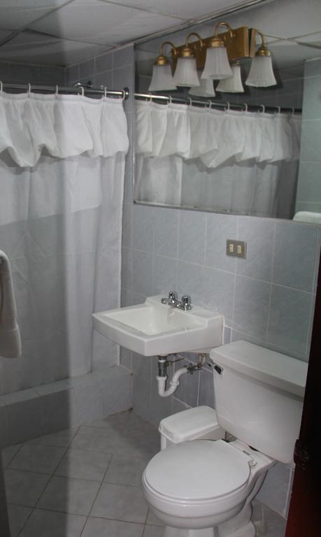 Hotel La Torre Гуаякуил Стая снимка