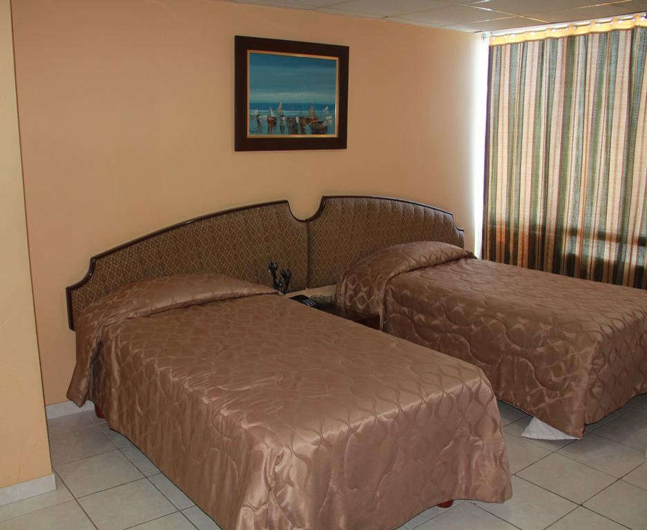 Hotel La Torre Гуаякуил Стая снимка