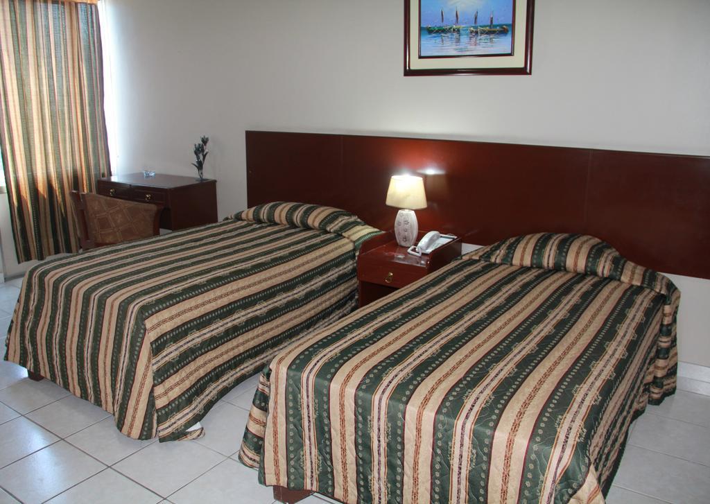 Hotel La Torre Гуаякуил Стая снимка