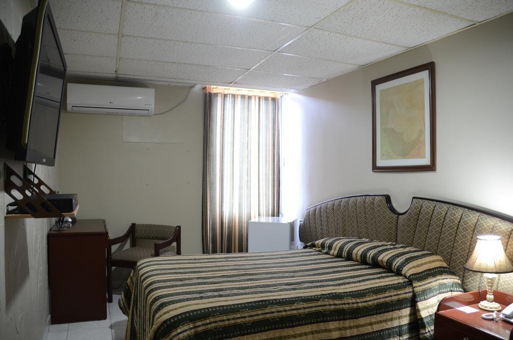 Hotel La Torre Гуаякуил Стая снимка