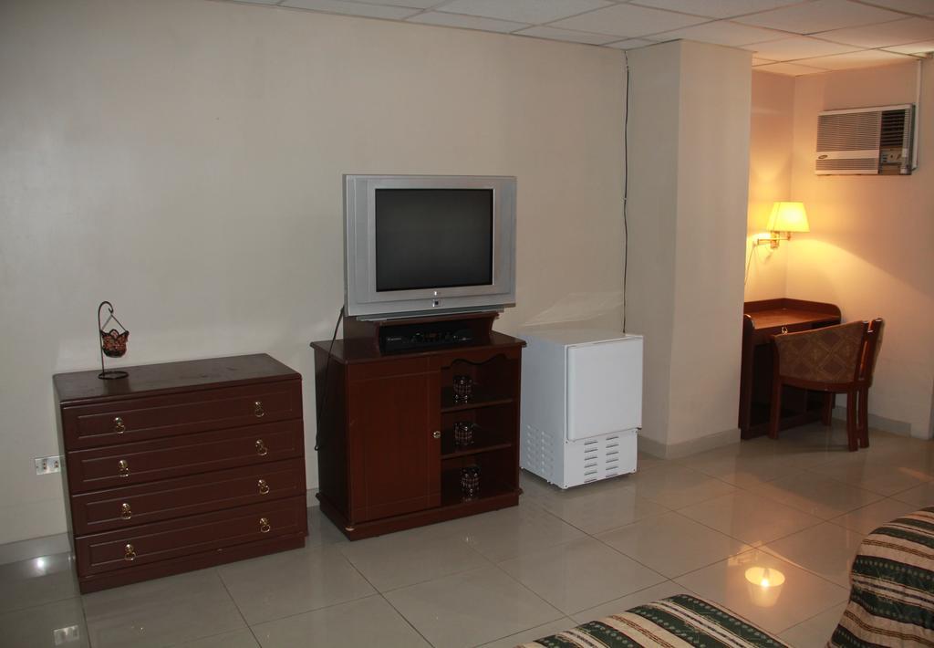 Hotel La Torre Гуаякуил Екстериор снимка